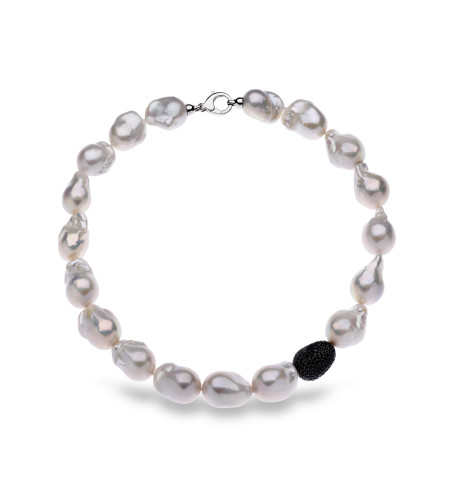 18 k Freshwater Barok Pearls Necklace