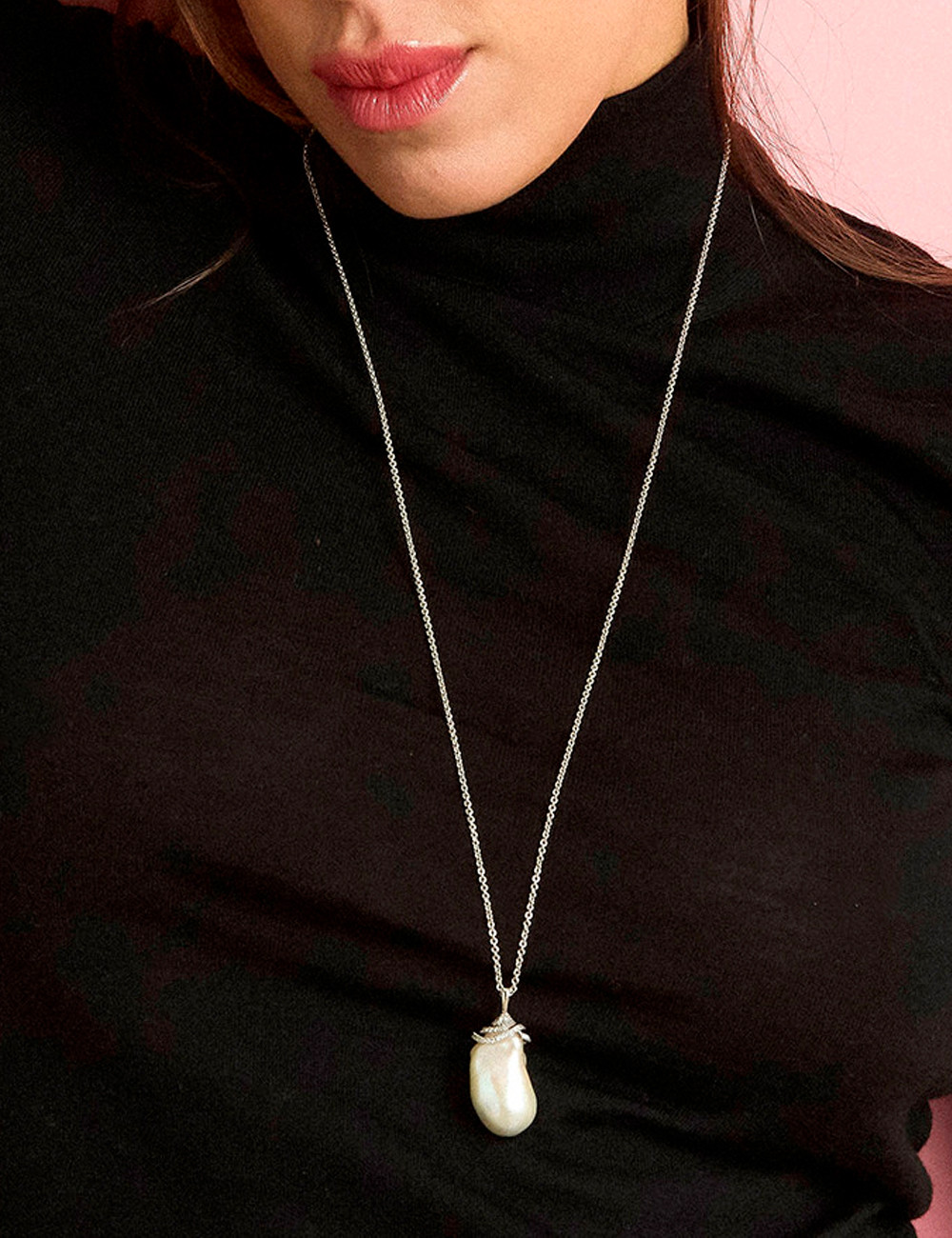 Jewerly Store - 18k White Gold Barok Pearl Pendant and Diamonds Necklace  - Dariya Colpo | Italian Jewelry Boutique